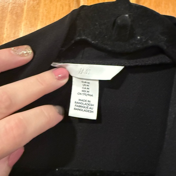 H&M Black V-Neck Blouse - Picture 2 of 3